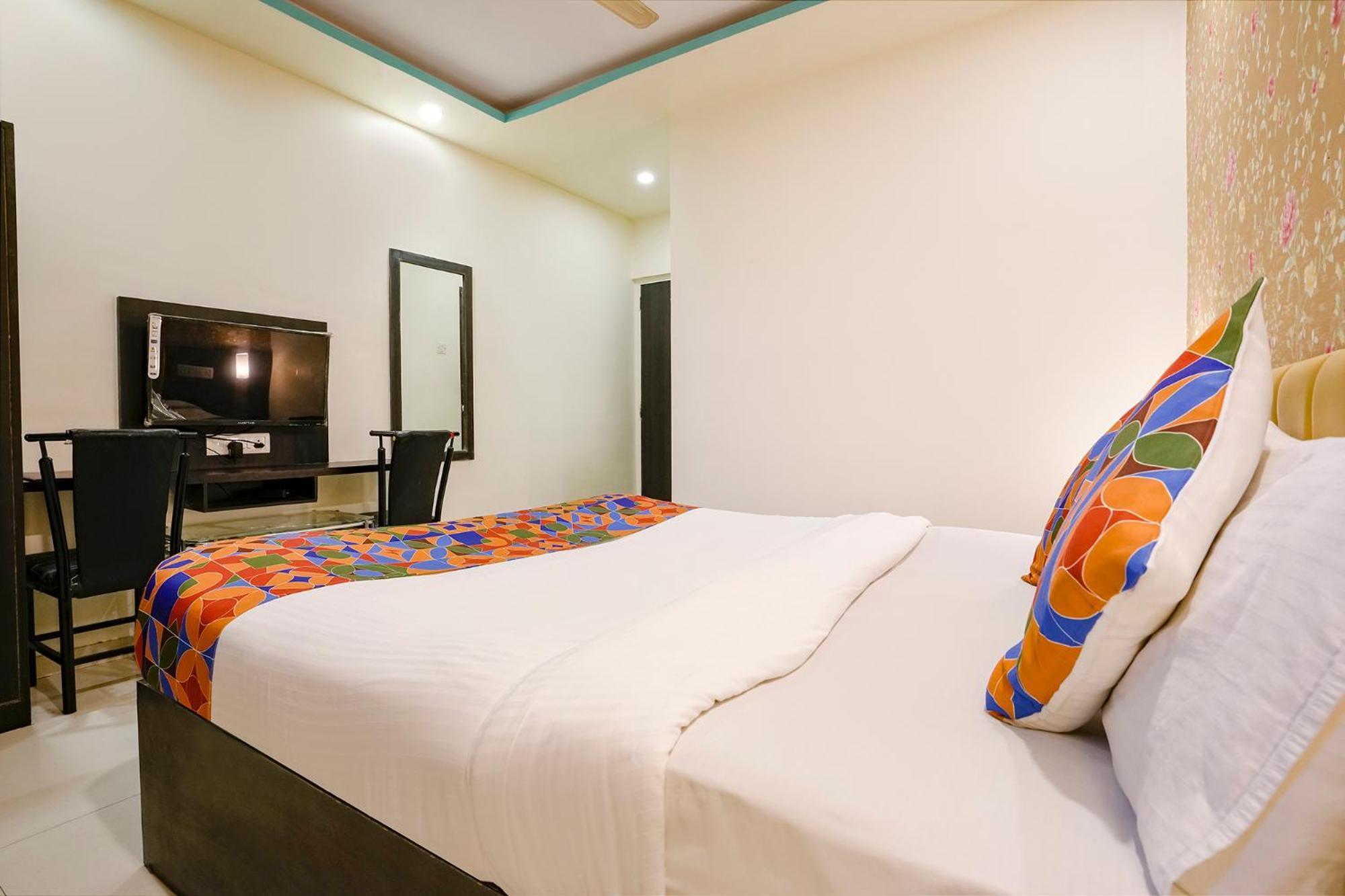 Fabhotel Sai Vihar Kolshet Exteriör bild