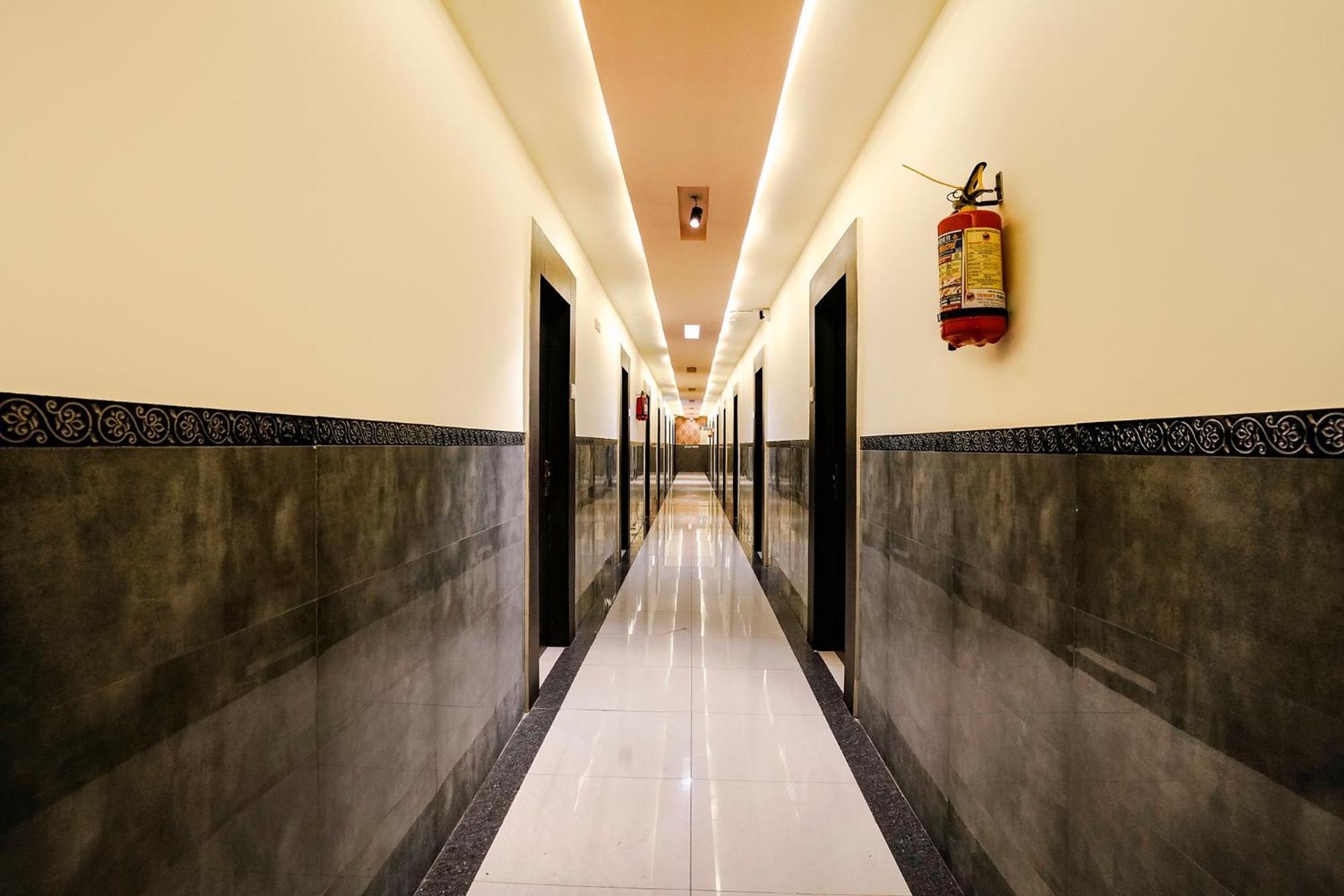 Fabhotel Sai Vihar Kolshet Exteriör bild